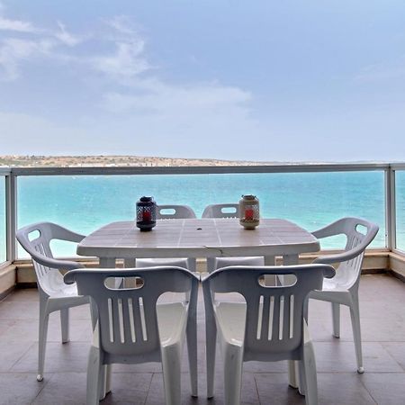 Beachfront Pretty Holiday Home Mellieha Exterior photo