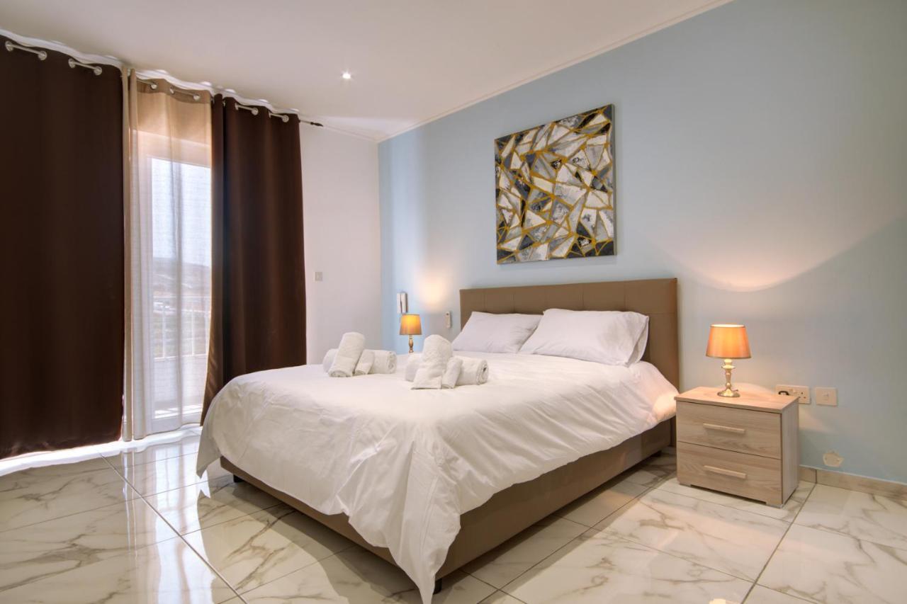 Beachfront Pretty Holiday Home Mellieha Exterior photo